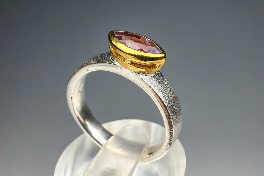 Silberring mit Amethyst, teilvergoldet